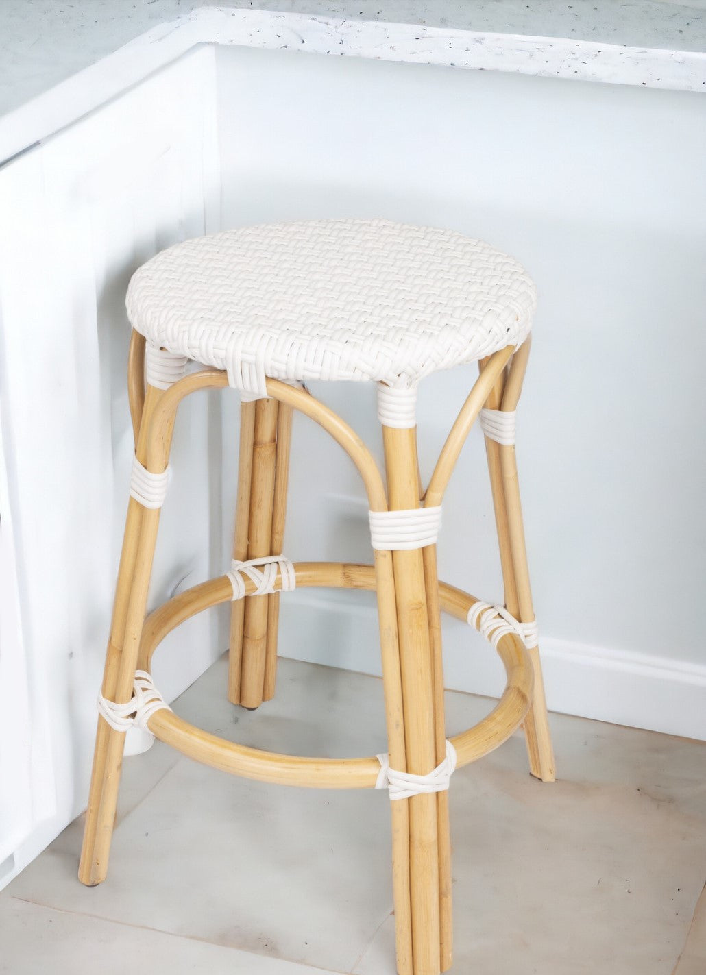 24" White And Natural Rattan Backless Counter Height Bar Chair